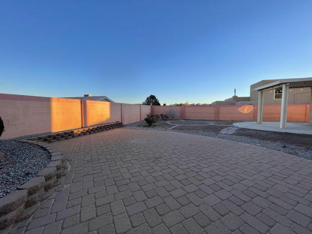 10536 Portofino Drive NW, Albuquerque, NM 87114