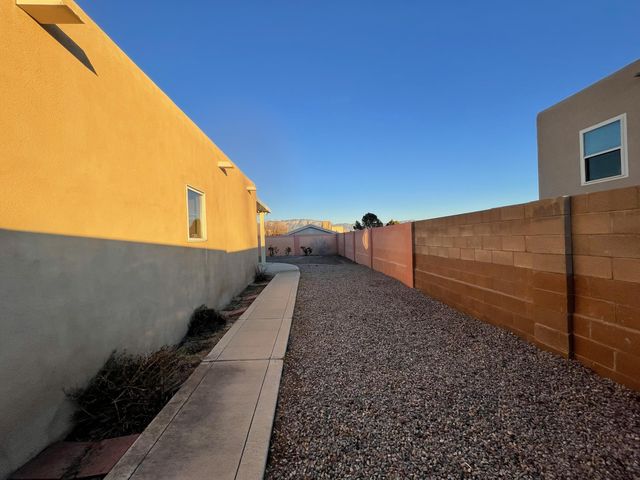 10536 Portofino Drive NW, Albuquerque, NM 87114