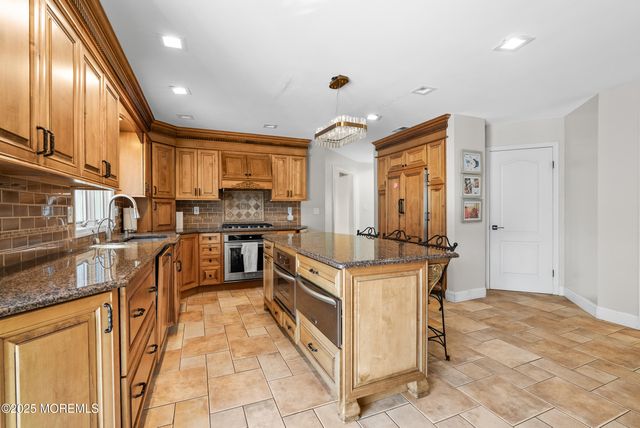 53 Jamestown Road, Eatontown, NJ 07724