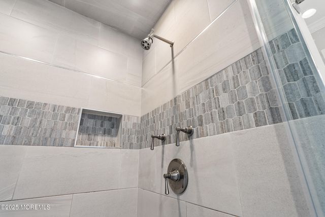 53 Jamestown Road, Eatontown, NJ 07724