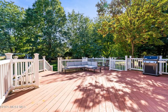 53 Jamestown Road, Eatontown, NJ 07724