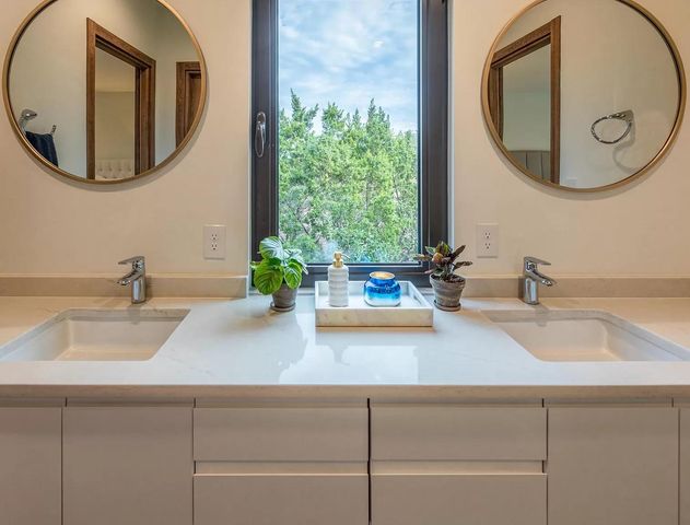 2105 Crazyhorse PASS, Austin, TX 78734