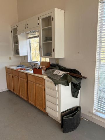 15934 HWY 25, Holliday, TX 76366