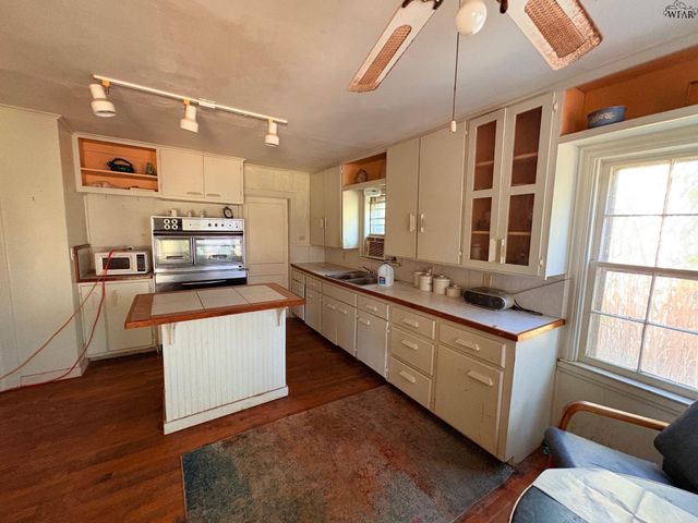 15934 HWY 25, Holliday, TX 76366