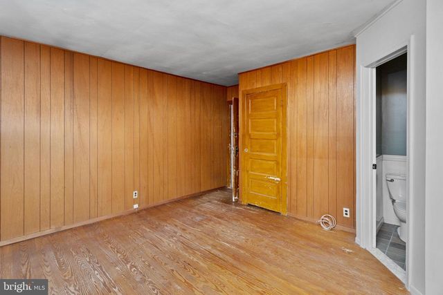 6 BUTTS AVE, Bordentown, NJ 08505