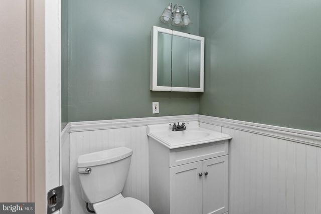 6 BUTTS AVE, Bordentown, NJ 08505