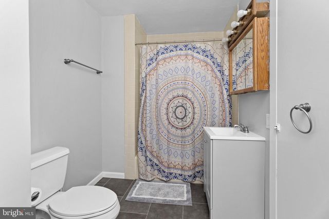 6 BUTTS AVE, Bordentown, NJ 08505