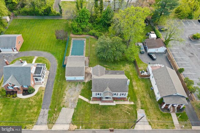 6 BUTTS AVE, Bordentown, NJ 08505