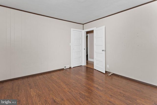 6 BUTTS AVE, Bordentown, NJ 08505