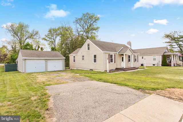 6 BUTTS AVE, Bordentown, NJ 08505