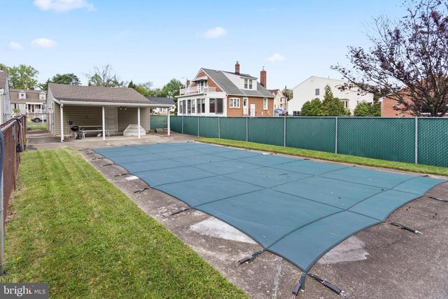 6 BUTTS AVE, Bordentown, NJ 08505
