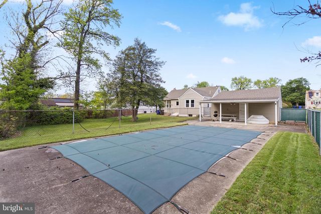 6 BUTTS AVE, Bordentown, NJ 08505