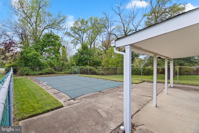 6 BUTTS AVE, Bordentown, NJ 08505