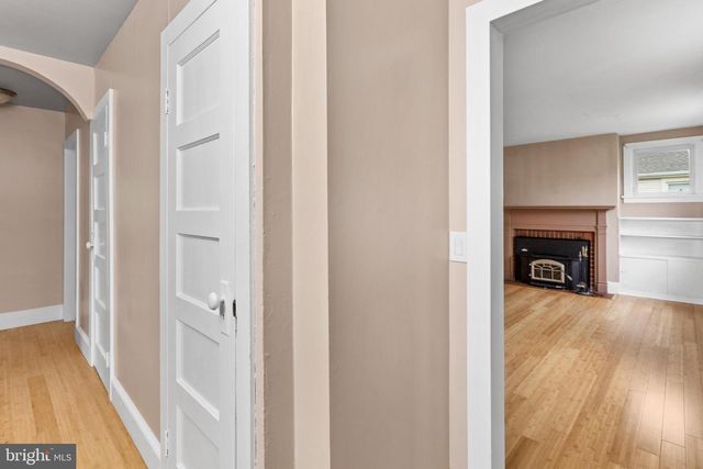 6 BUTTS AVE, Bordentown, NJ 08505