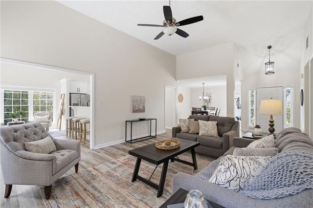 4169 Chatham View Drive, Buford, GA 30518