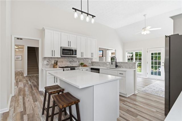 4169 Chatham View Drive, Buford, GA 30518