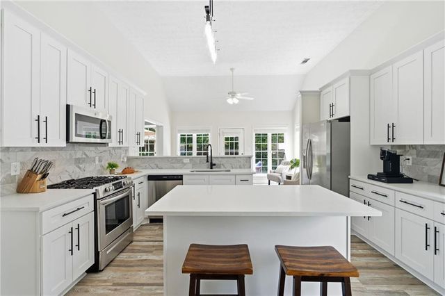 4169 Chatham View Drive, Buford, GA 30518