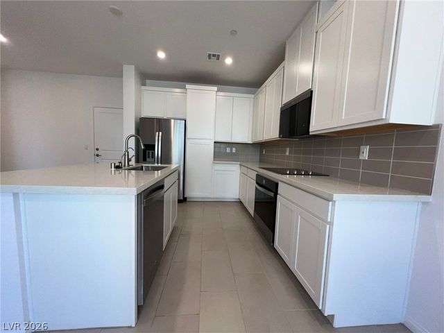 230 Wewatta Avenue, Henderson, NV 89011