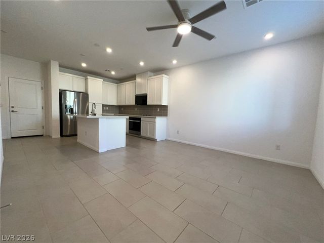 230 Wewatta Avenue, Henderson, NV 89011