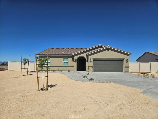 14792 Desert Lily Court, Apple Valley, CA 92307