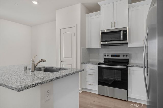 14792 Desert Lily Court, Apple Valley, CA 92307