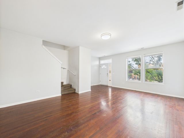 738 S Kedzie Avenue 3, Chicago, IL 60612