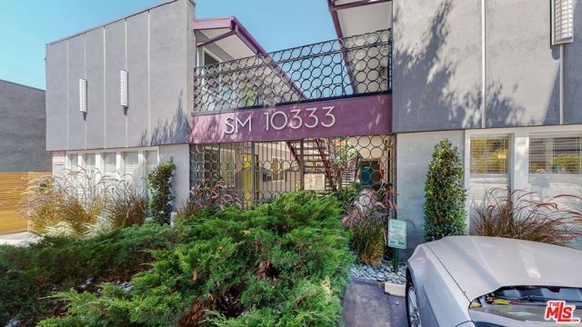 10333 Santa Monica Boulevard 10, Los Angeles, CA 90025