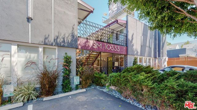 10333 Santa Monica Boulevard 10, Los Angeles, CA 90025