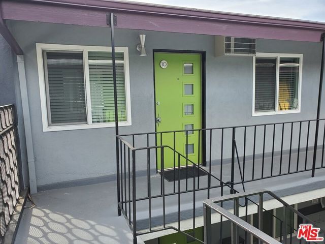 10333 Santa Monica Boulevard 10, Los Angeles, CA 90025