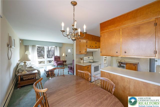 5556 Park Valley Road, North Whitehall Twp, PA 18078