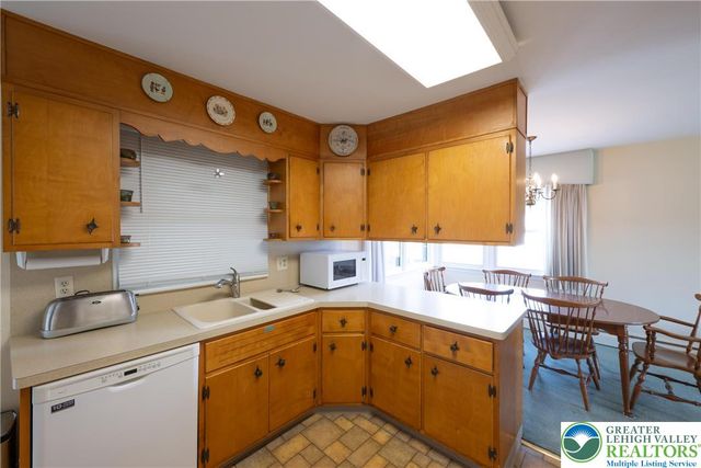 5556 Park Valley Road, North Whitehall Twp, PA 18078