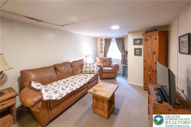 5556 Park Valley Road, North Whitehall Twp, PA 18078