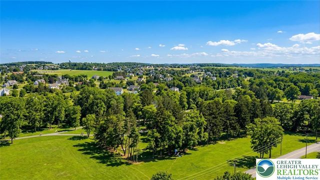 5556 Park Valley Road, North Whitehall Twp, PA 18078