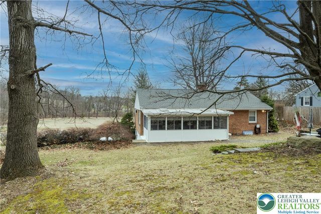 5556 Park Valley Road, North Whitehall Twp, PA 18078