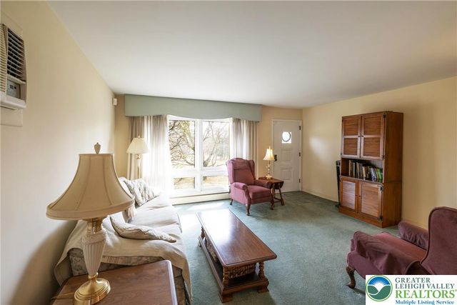 5556 Park Valley Road, North Whitehall Twp, PA 18078