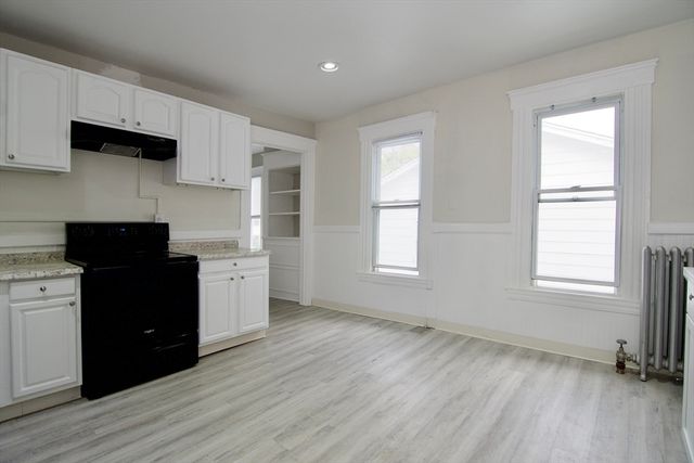 60 Howes St 2, Springfield, MA 01118