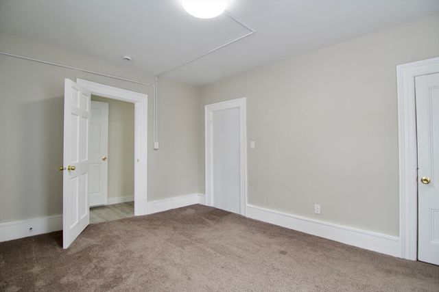 60 Howes St 2, Springfield, MA 01118