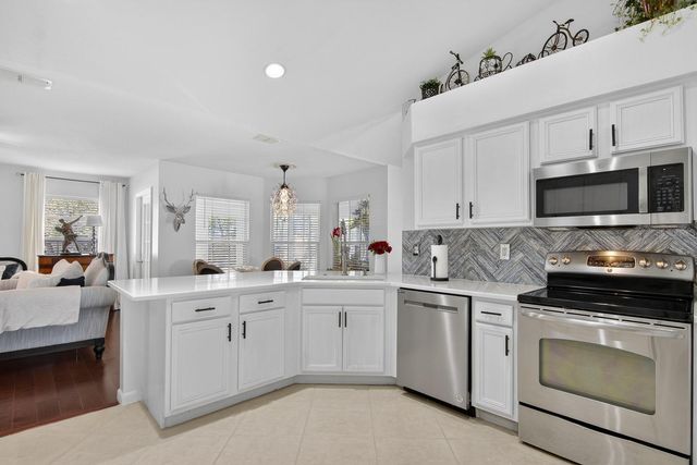 10352 MOSHIE LANE, San Antonio, FL 33576