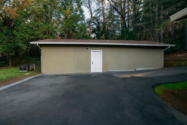 1325 Boole Rd, Applegate, CA 95703