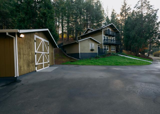 1325 Boole Rd, Applegate, CA 95703