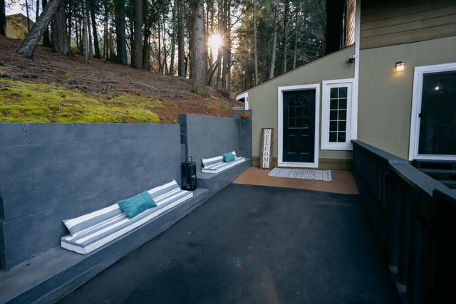 1325 Boole Rd, Applegate, CA 95703