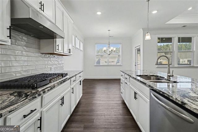 375 Plainfield Street, Fayetteville, GA 30215