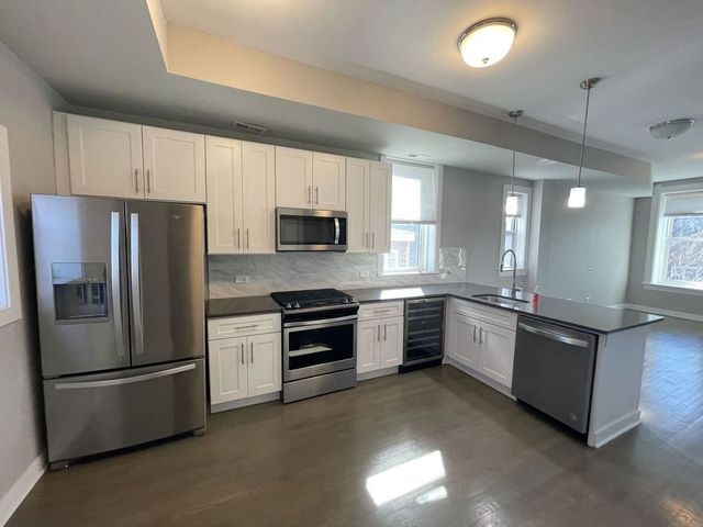 2127 N Winchester Avenue, Chicago, IL 60614