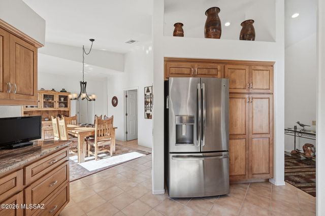 4927 S Gloria View Court, Green Valley, AZ 85622