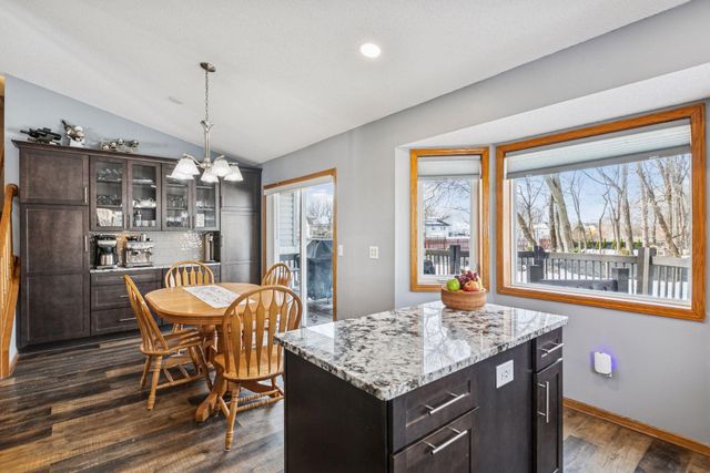 9498 Hamlet Avenue S, Cottage Grove, MN 55016