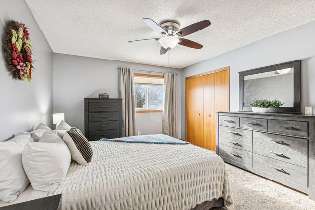 9498 Hamlet Avenue S, Cottage Grove, MN 55016