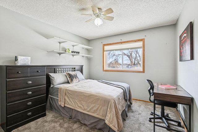 9498 Hamlet Avenue S, Cottage Grove, MN 55016