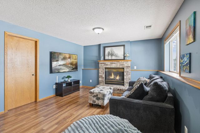 9498 Hamlet Avenue S, Cottage Grove, MN 55016