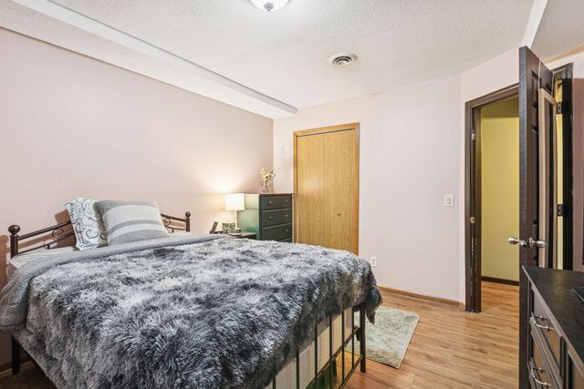 9498 Hamlet Avenue S, Cottage Grove, MN 55016