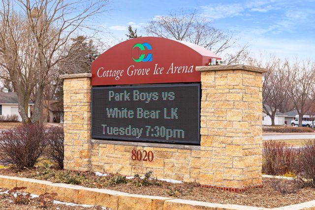9498 Hamlet Avenue S, Cottage Grove, MN 55016